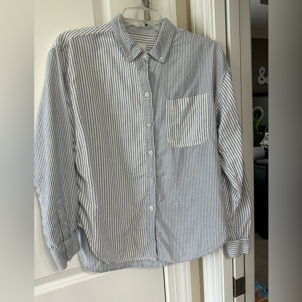 American Eagle Blue and White Flannel Button Down